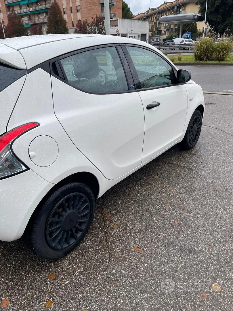 Lancia Ypsilon 2018 photo 5