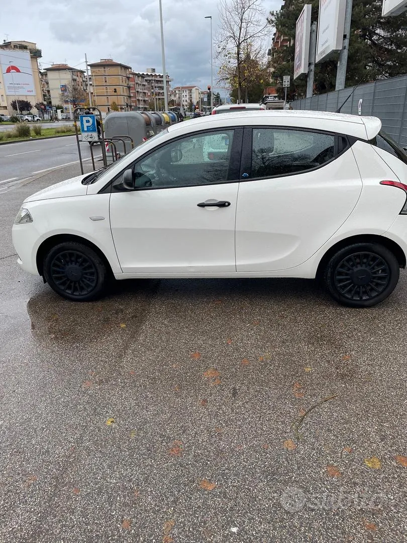 Lancia Ypsilon 2018 photo 3