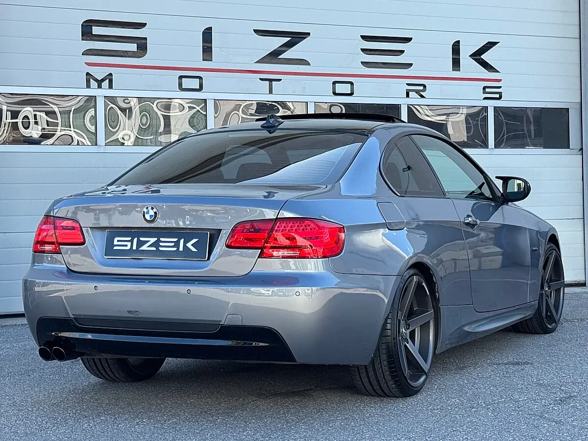 BMW 3 Series 2011 photo 3