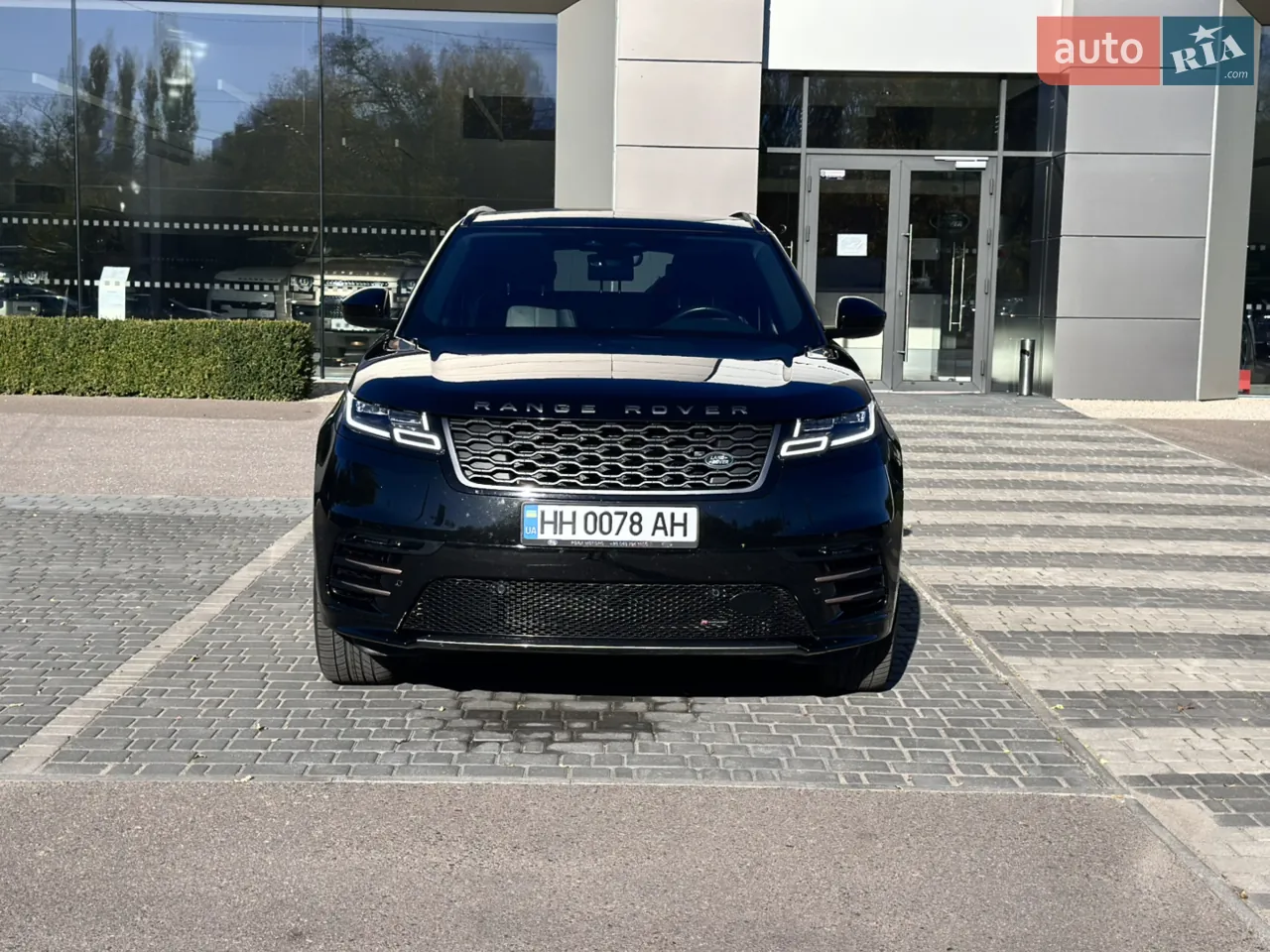Land Rover Range Rover Velar 2023 photo 2