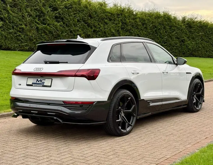 Audi Q8 2023 photo 3
