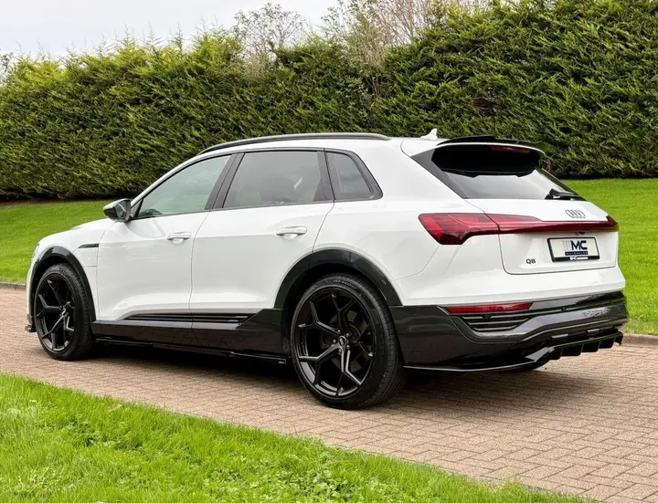 Audi Q8 2023 photo 4