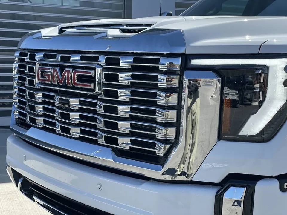 GMC Sierra 3500Hd 2026 photo 3