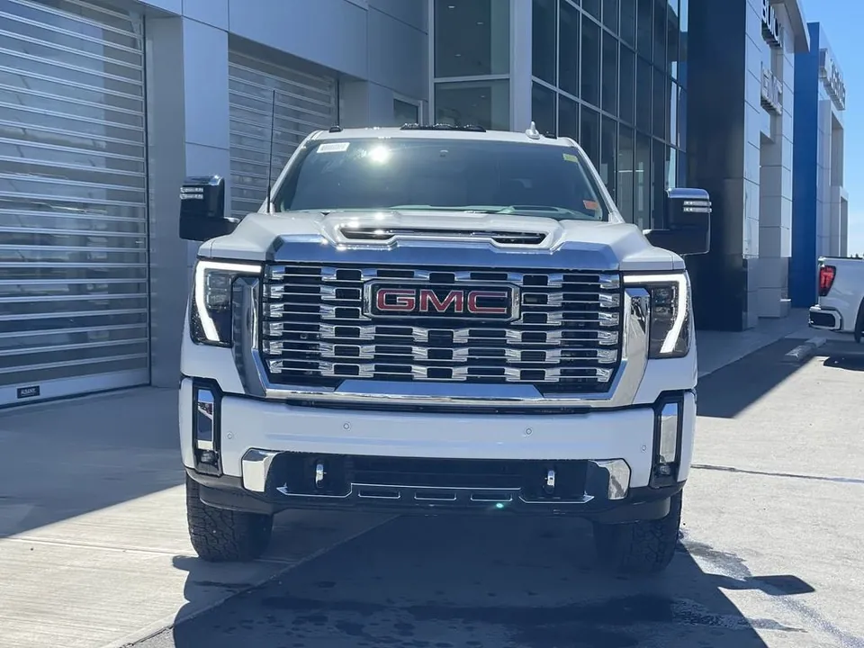 GMC Sierra 3500Hd 2026 photo 2