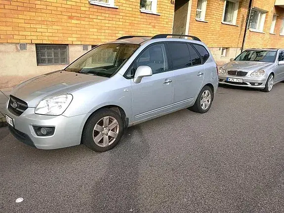 Kia Carens 2009 photo 3