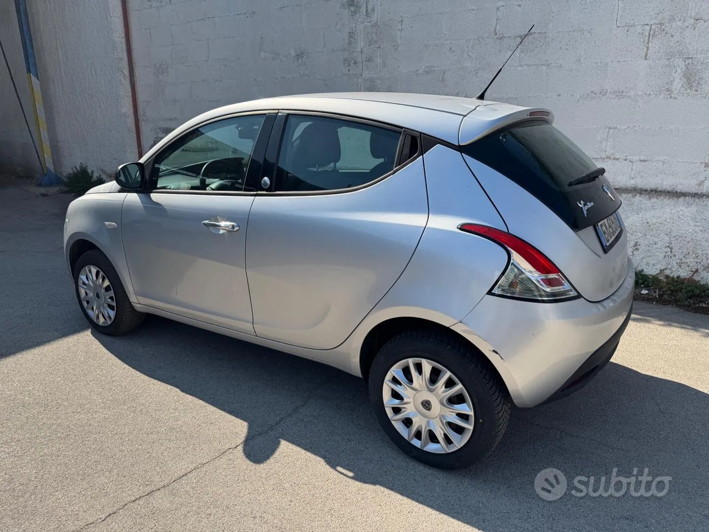 Lancia Ypsilon 2015 photo 2