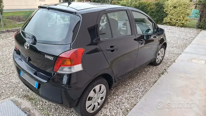 Toyota Yaris 2009 photo 4
