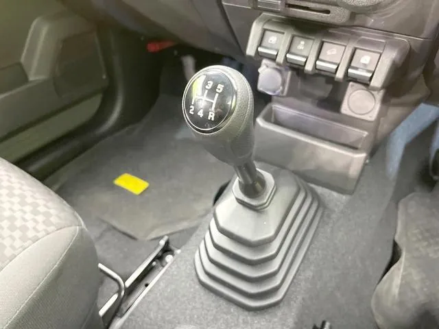 Suzuki Jimny 2021 photo 3