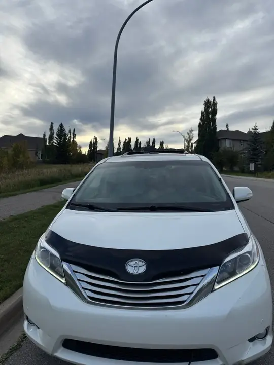 Toyota Sienna 2015 photo 3