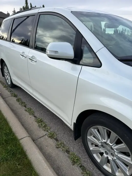 Toyota Sienna 2015 photo 5