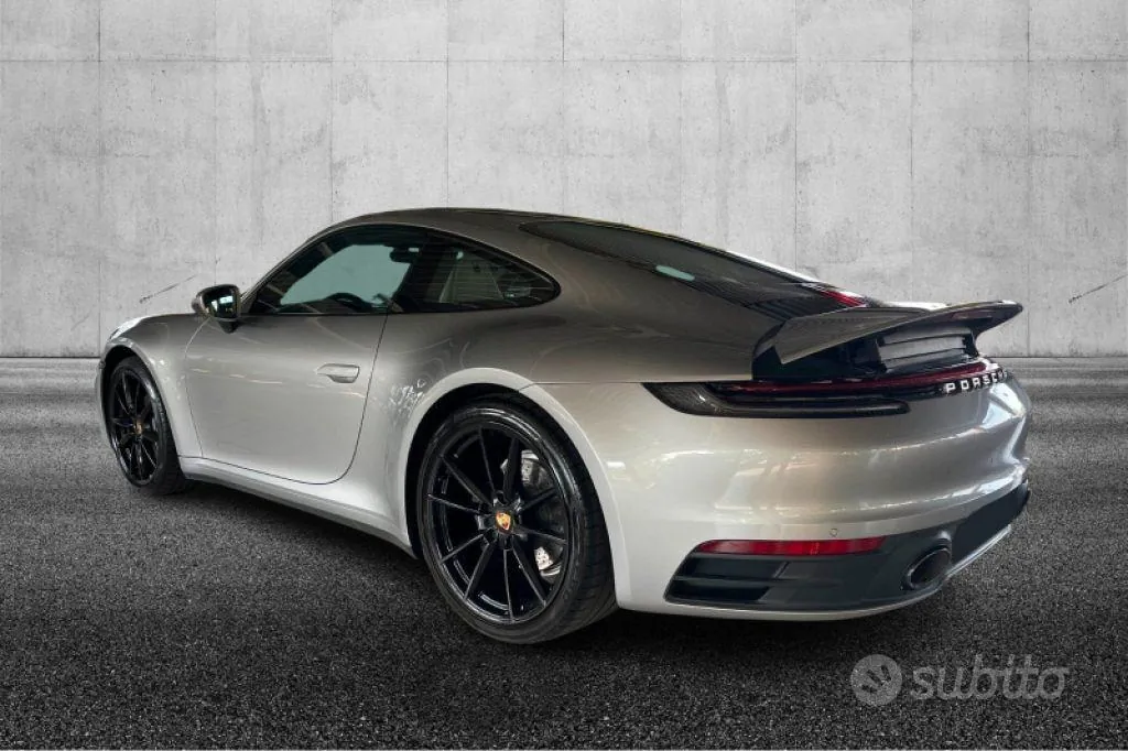Porsche 911 2020 photo 4