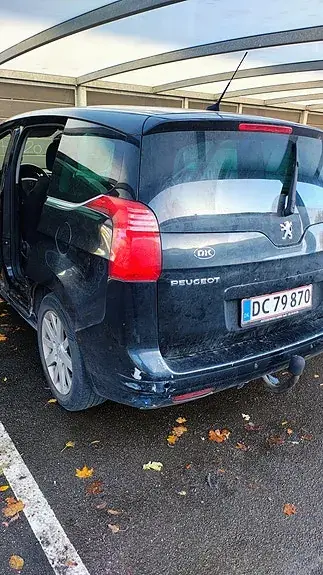 Peugeot 5008 2009 photo 2