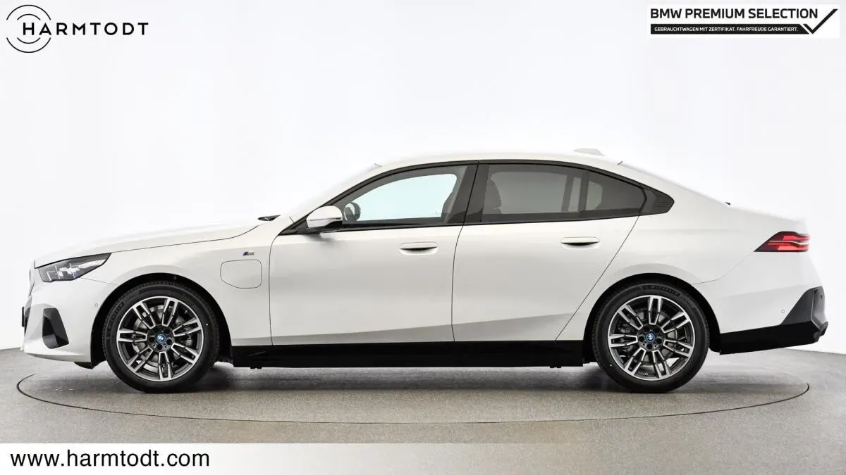 BMW 5 Series 2024 photo 3