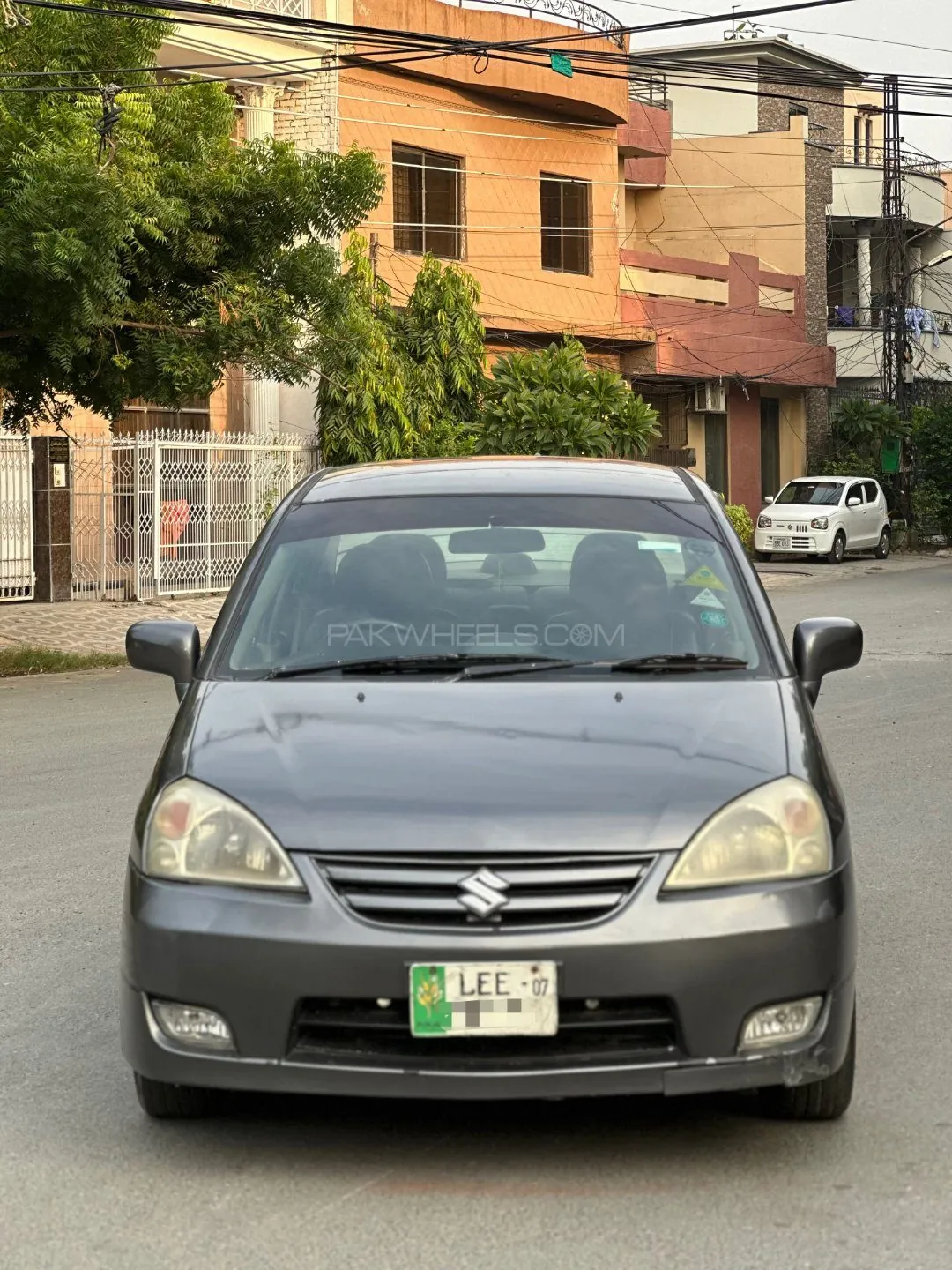 Suzuki Liana
