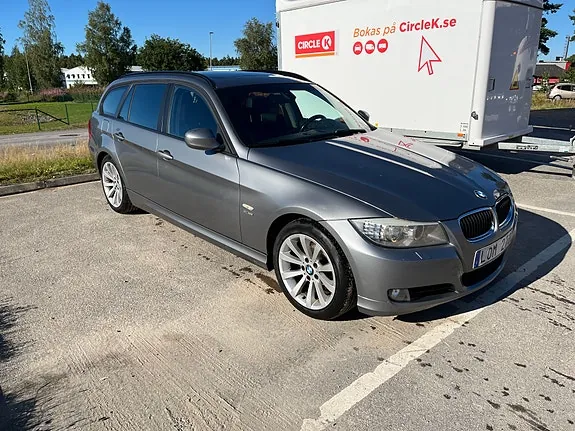 BMW 320D 2011 photo 2