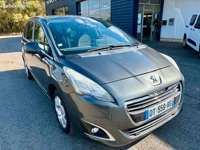Peugeot 5008 2015 photo 5