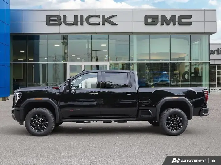 GMC Sierra 2500Hd 2026 photo 3