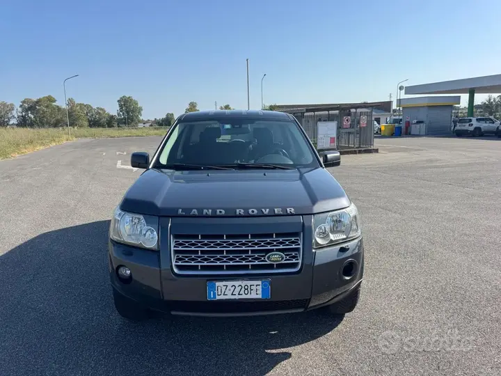 Land Rover Freelander 2009 photo 3