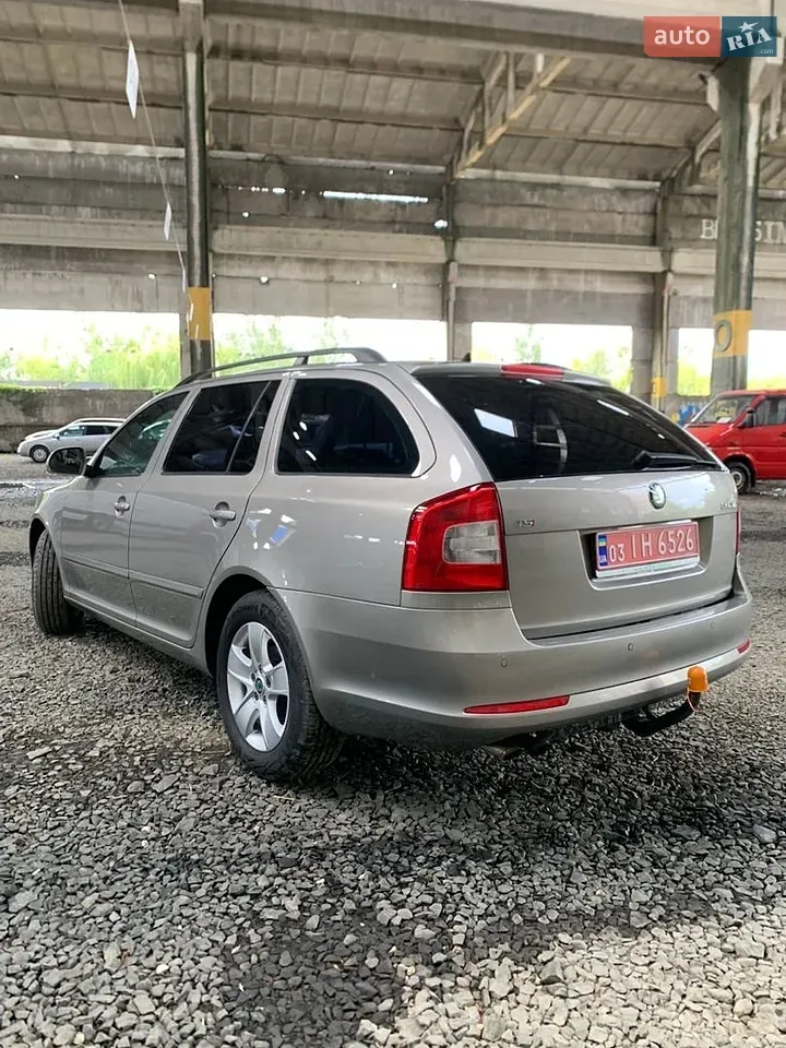 Skoda Octavia 2009 photo 4