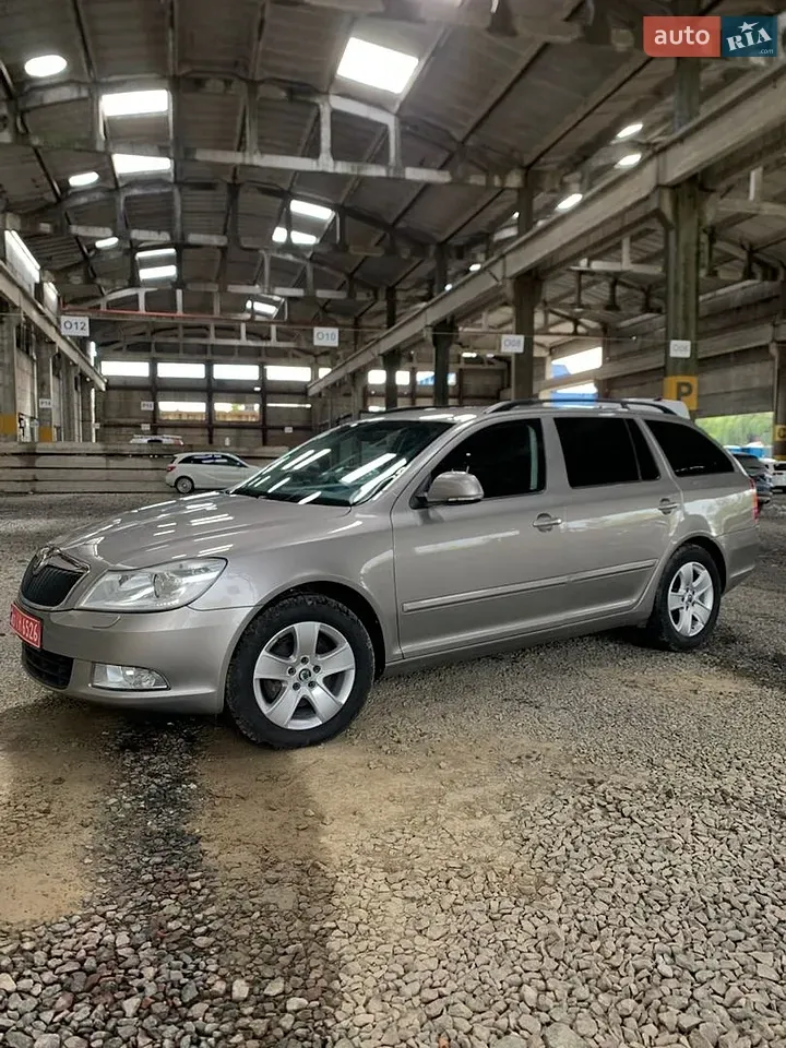 Skoda Octavia 2009 photo 3