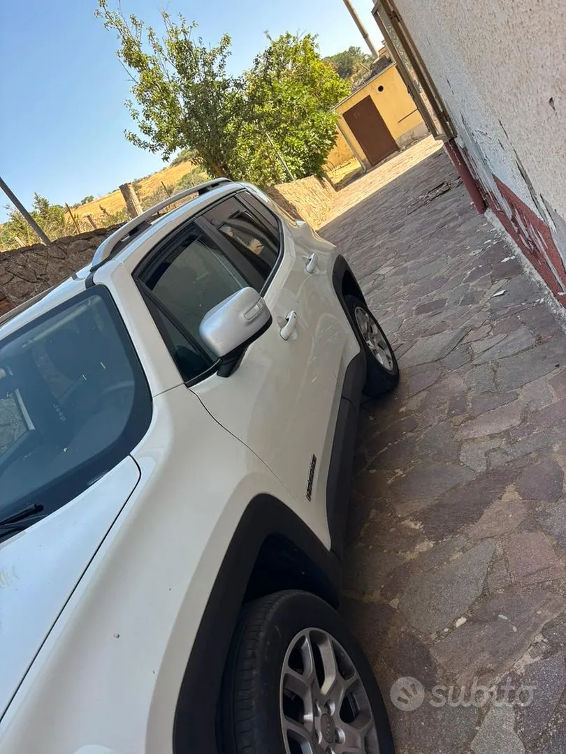 Jeep Renegade 2015 photo 4