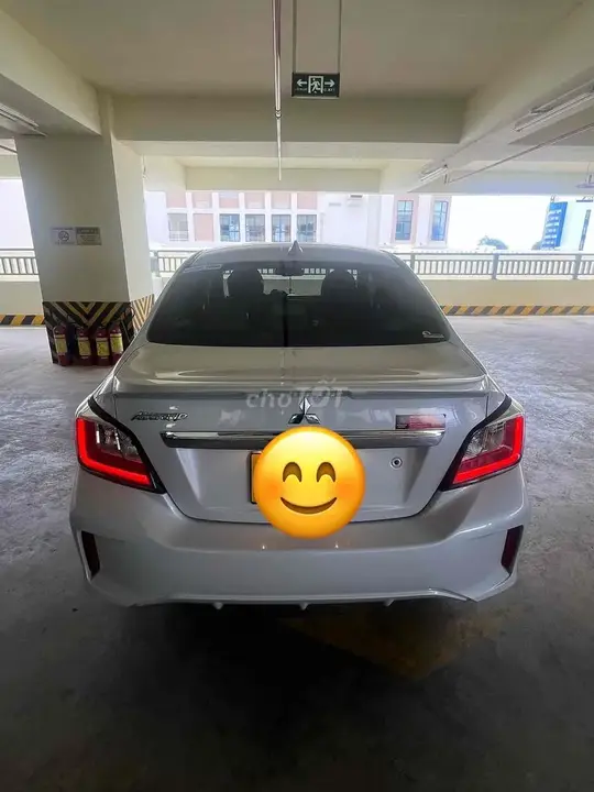 Mitsubishi Attrage photo 2