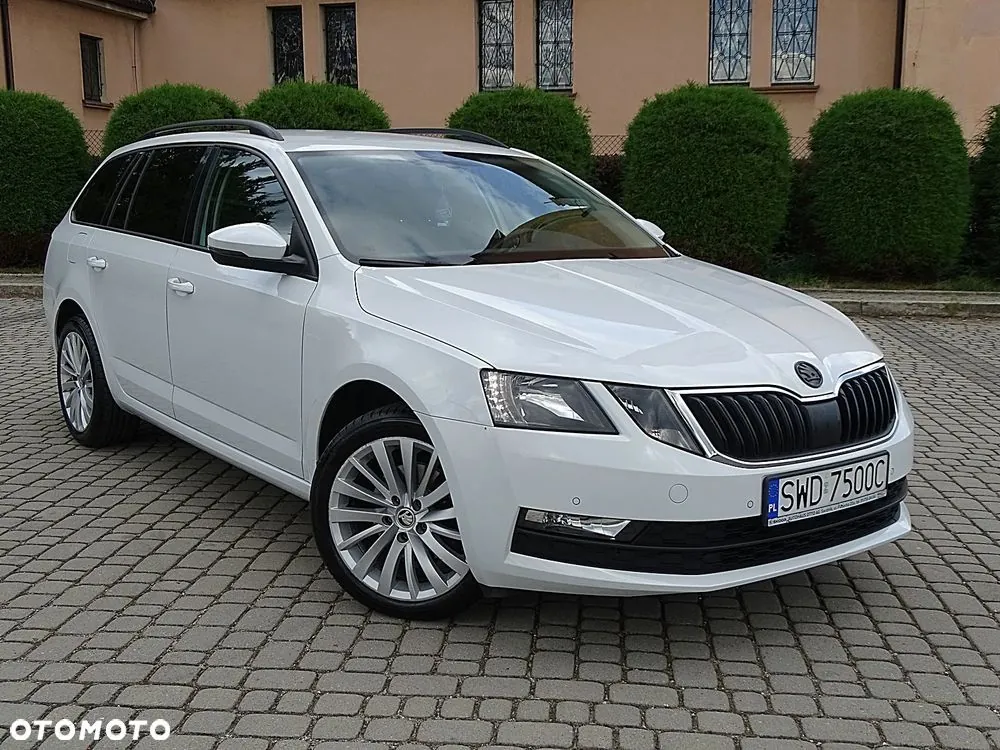 Skoda Octavia 2019 photo 2