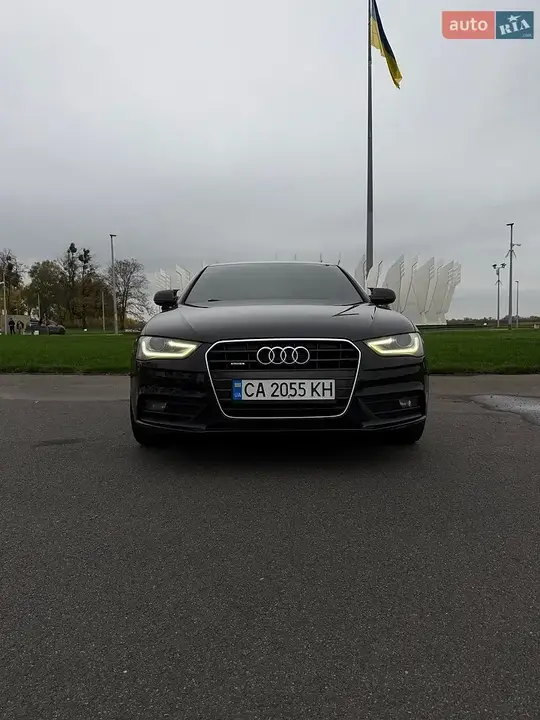 Audi A4 2013 photo 2