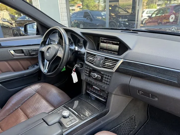 Mercedes-Benz E-Class 2012 photo 2