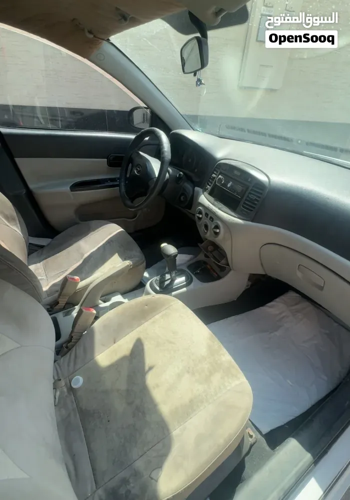 Hyundai Accent 2010 photo 4