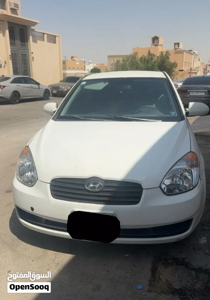 Hyundai Accent 2010 photo 2