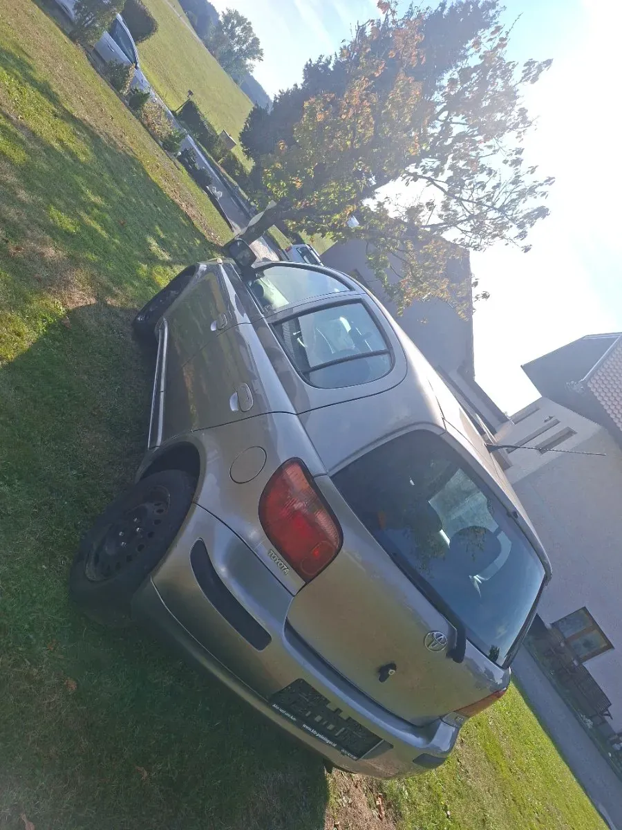 Toyota Yaris 2005 photo 2