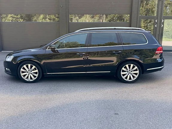 Volkswagen Passat 2012 photo 2