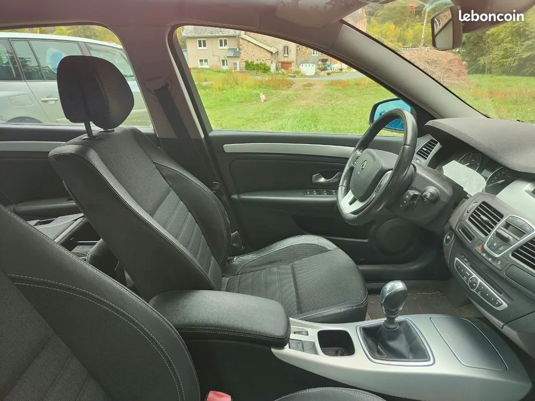 Renault Laguna 2008 photo 3