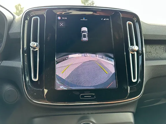 Volvo Xc40 2022 photo 2