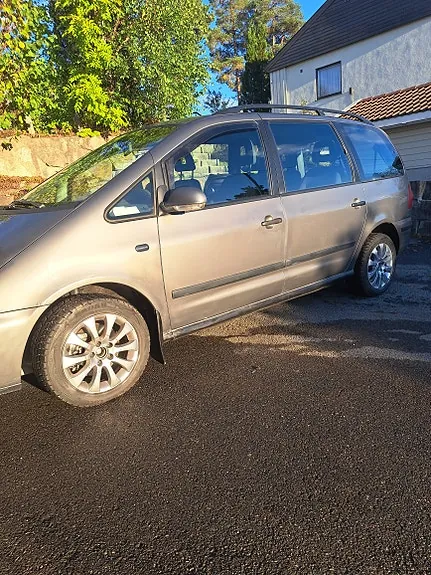 Volkswagen Sharan 2008 photo 2