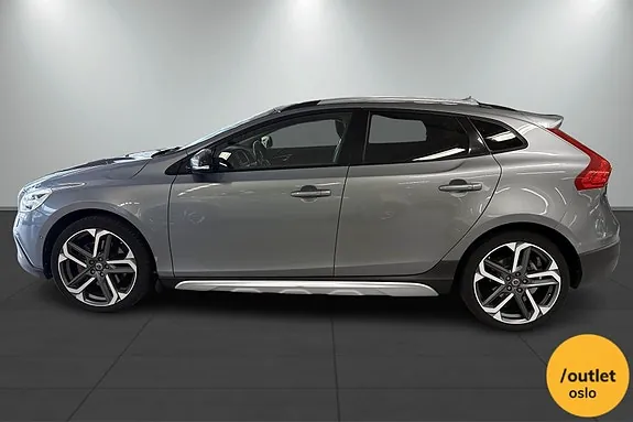 Volvo V40 Cross Country 2017 photo 2