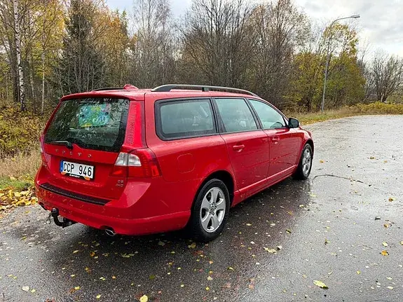 Volvo V70 2010 photo 3