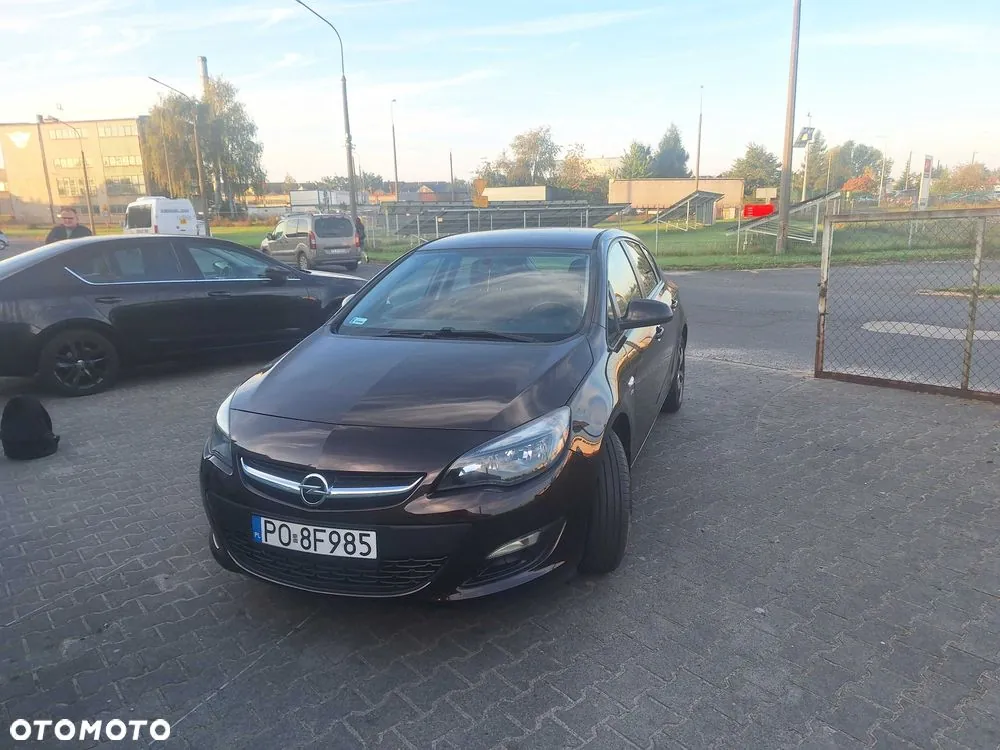 Opel Astra 2014 photo 2