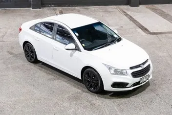 Holden Cruze 2015 photo 3