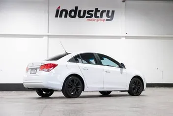 Holden Cruze 2015 photo 4