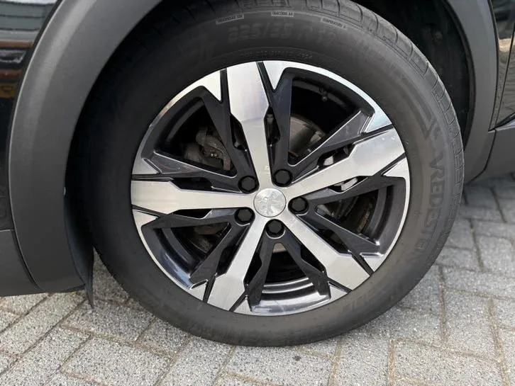 Peugeot 5008 2023 photo 2