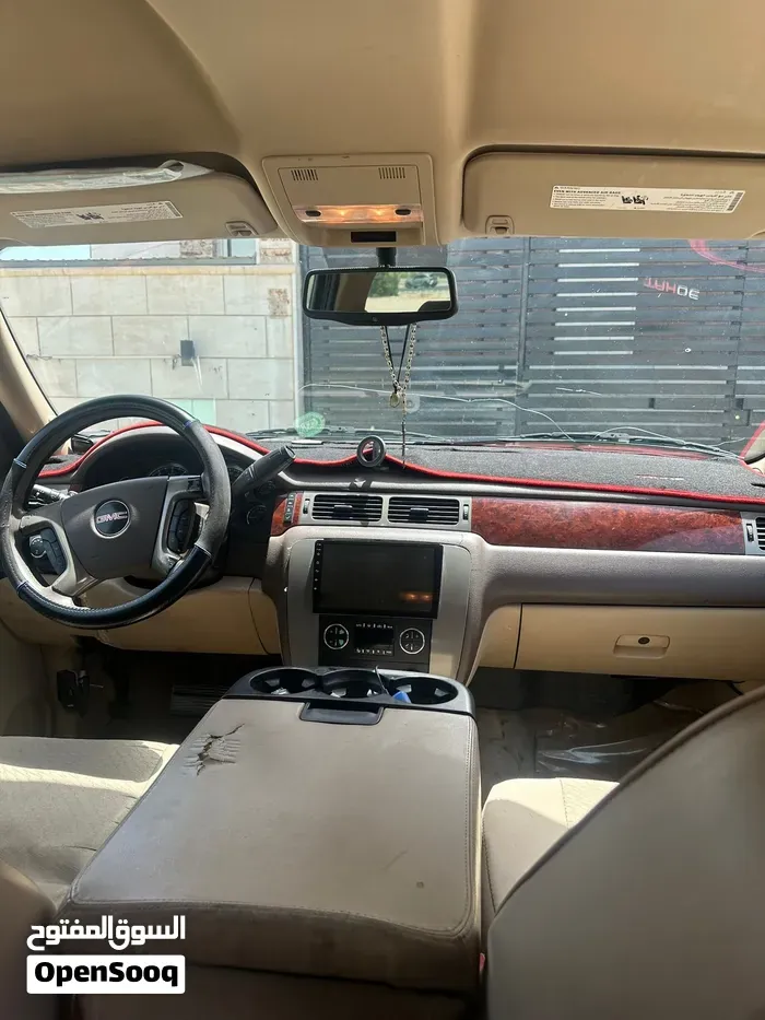 GMC Yukon 2009 photo 2