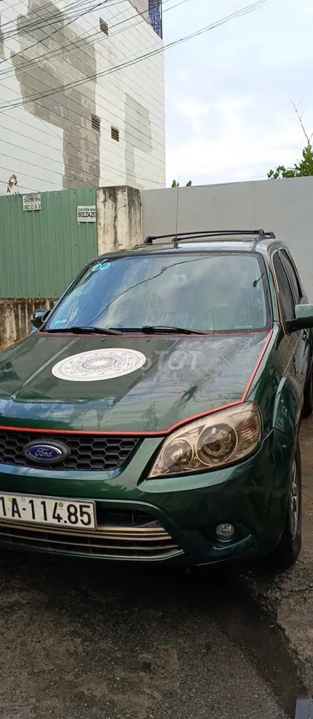 Ford Escape 2011 photo 2