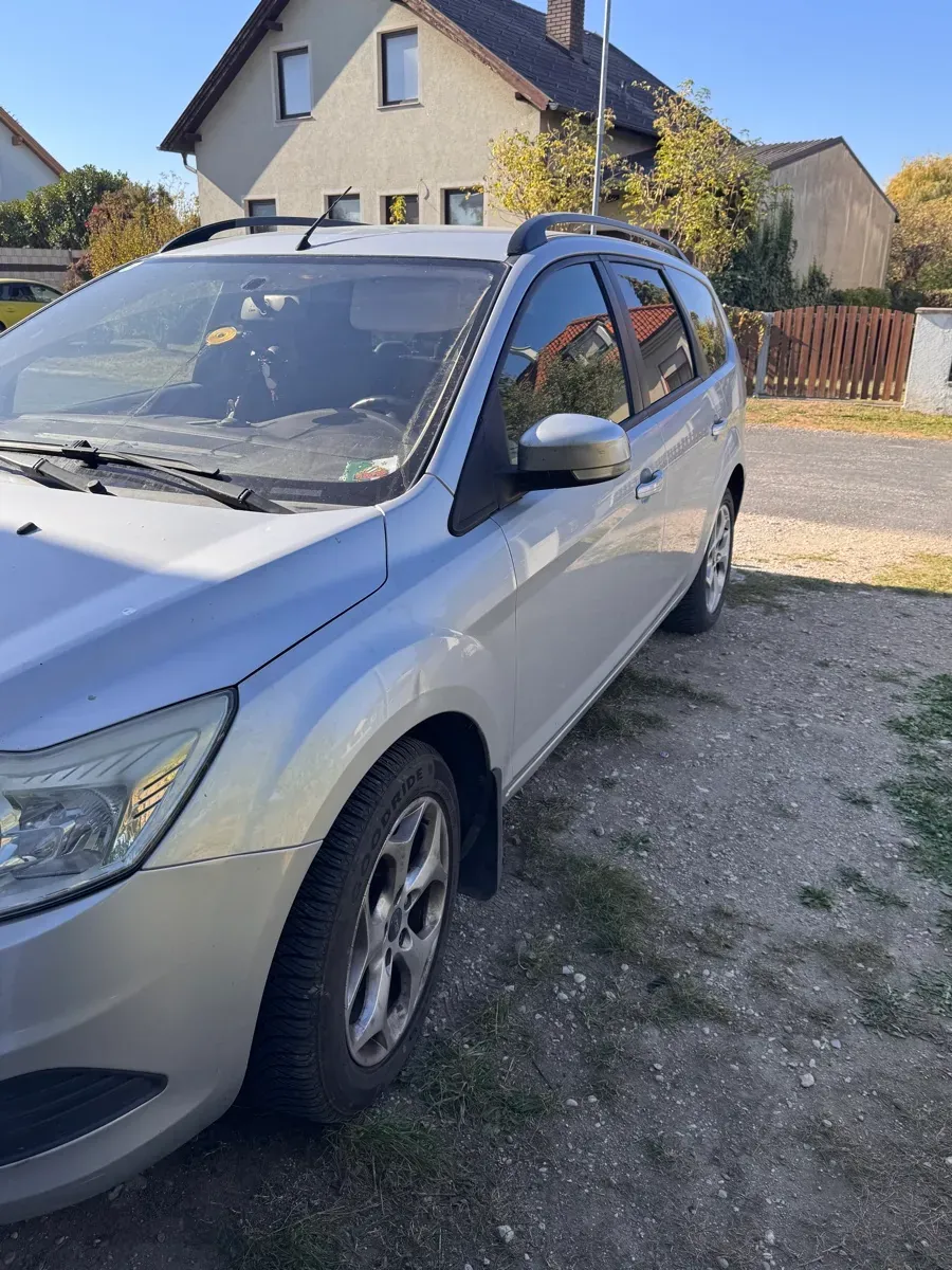 Ford Focus 2009 photo 3