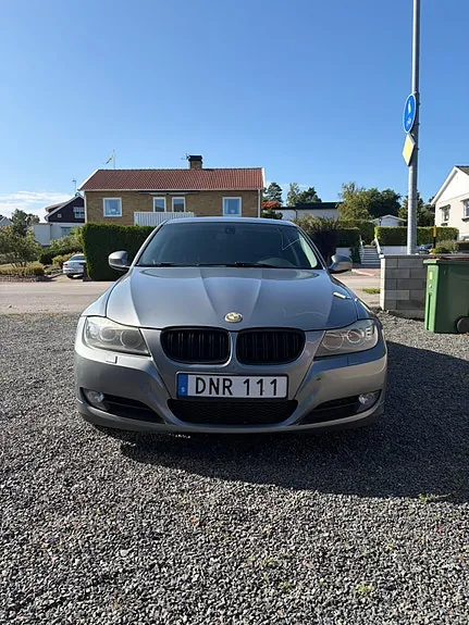 BMW 320D 2011 photo 3