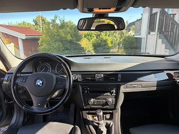 BMW 320D 2011 photo 5