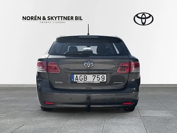 Toyota Avensis 2010 photo 4