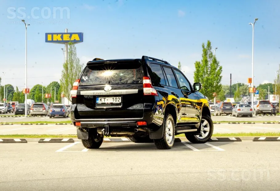 Toyota Land Cruiser 2017 photo 5