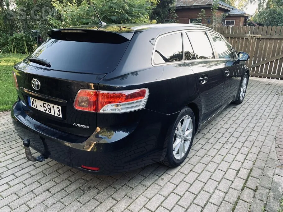 Toyota Avensis 2010 photo 3